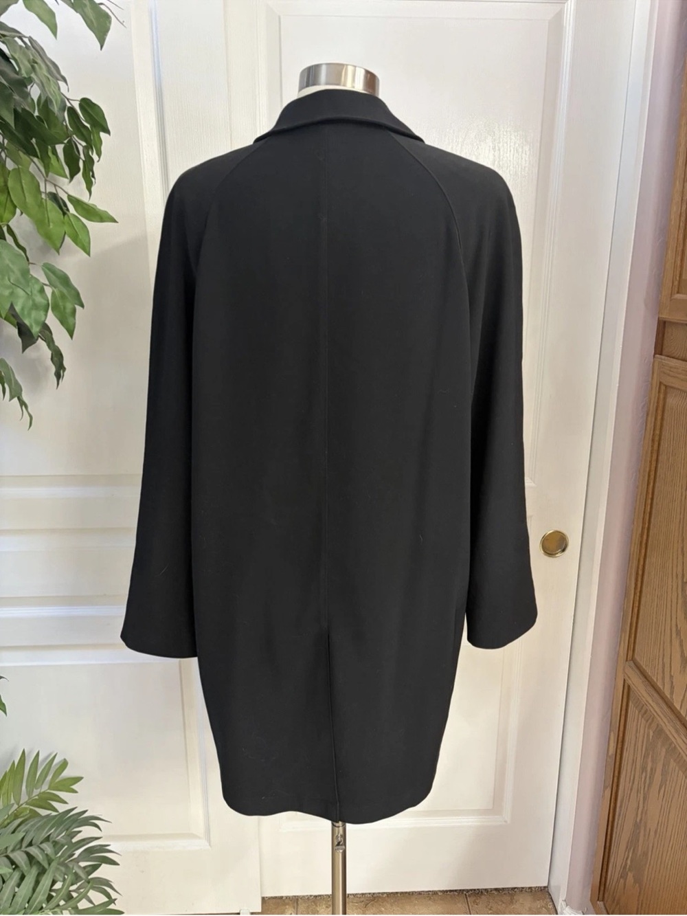 London Fog Women’s Single-Breasted Long Button Front Overcoat Coat ~ Black - Picture 3 of 7
